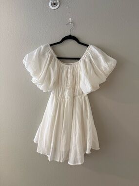 Hello Molly Women’s White Gathered Neckline Dress